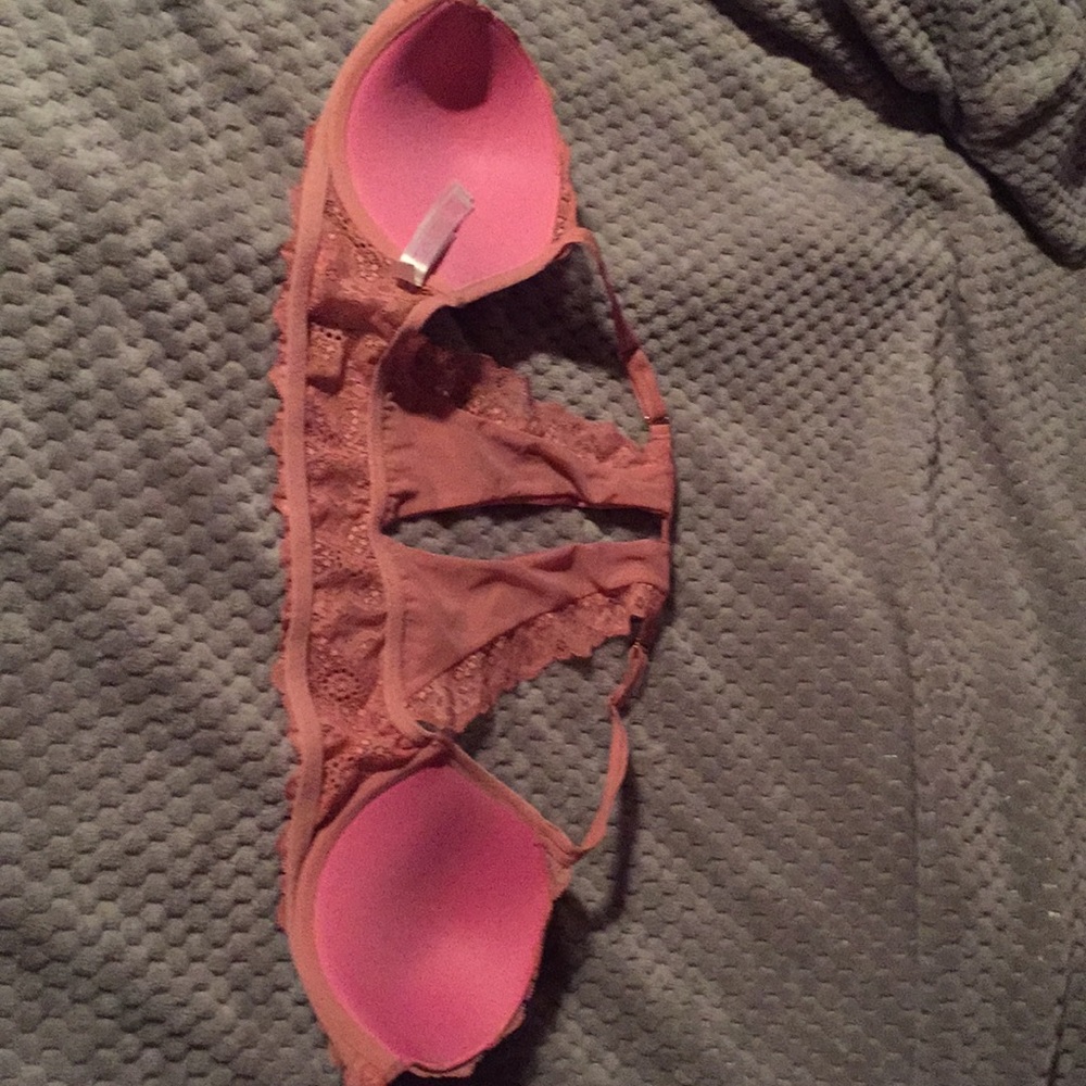 Victoria secret push up bra - size : 32DD